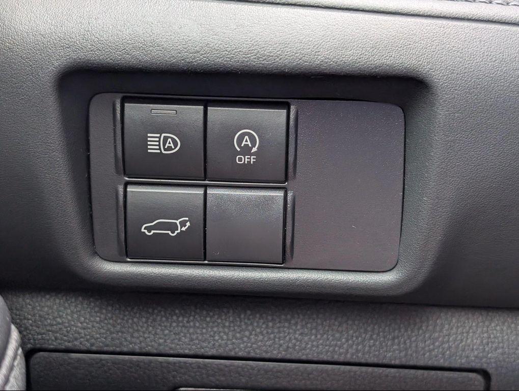 used 2024 Toyota Highlander car, priced at $32,900