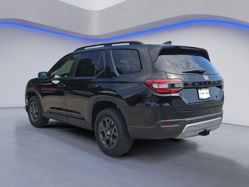 new 2025 Honda Pilot car, priced at $50,895