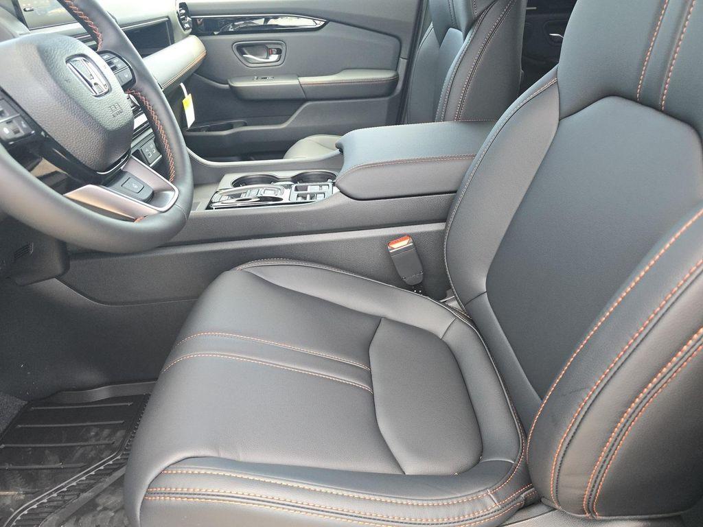 new 2025 Honda Pilot car, priced at $50,895