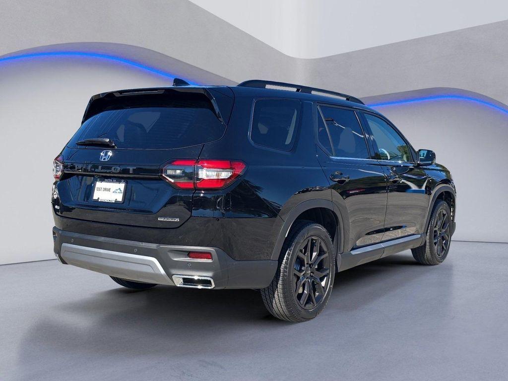 new 2025 Honda Pilot car, priced at $52,995
