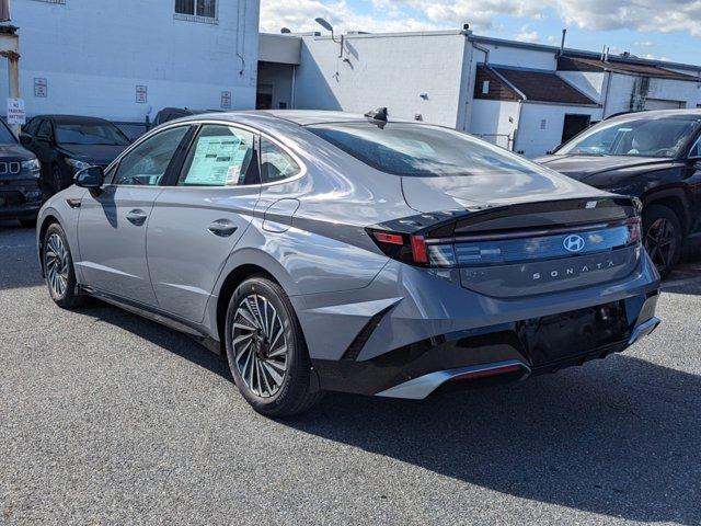 new 2025 Hyundai Sonata Hybrid car, priced at $30,056