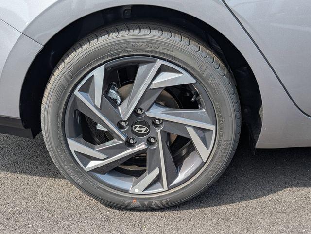 new 2025 Hyundai Elantra car, priced at $20,902