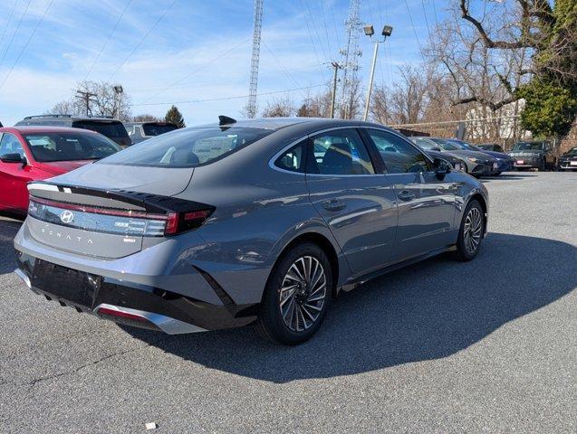 new 2025 Hyundai Sonata Hybrid car, priced at $29,402