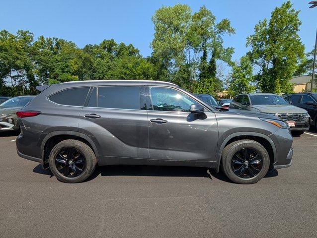 used 2022 Toyota Highlander car, priced at $31,744