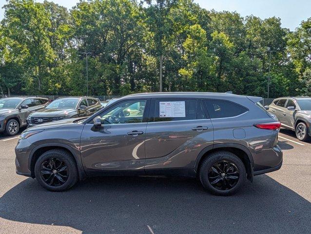 used 2022 Toyota Highlander car, priced at $31,744