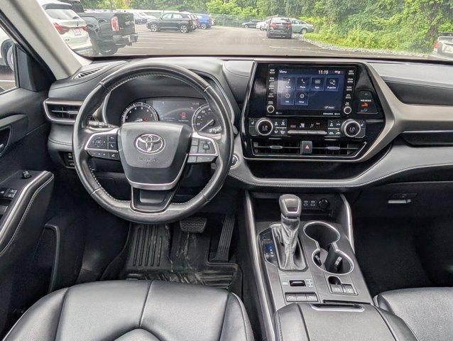 used 2022 Toyota Highlander car, priced at $34,551