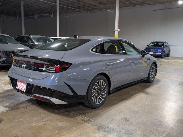 new 2025 Hyundai Sonata Hybrid car, priced at $30,677