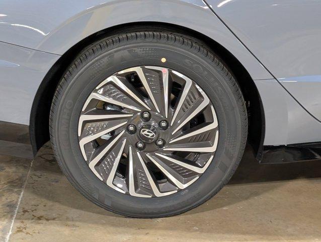 new 2025 Hyundai Sonata Hybrid car, priced at $30,677