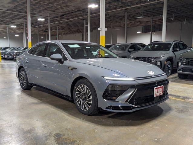 new 2025 Hyundai Sonata Hybrid car, priced at $30,677