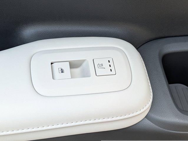 new 2025 Hyundai SANTA FE HEV car, priced at $49,326