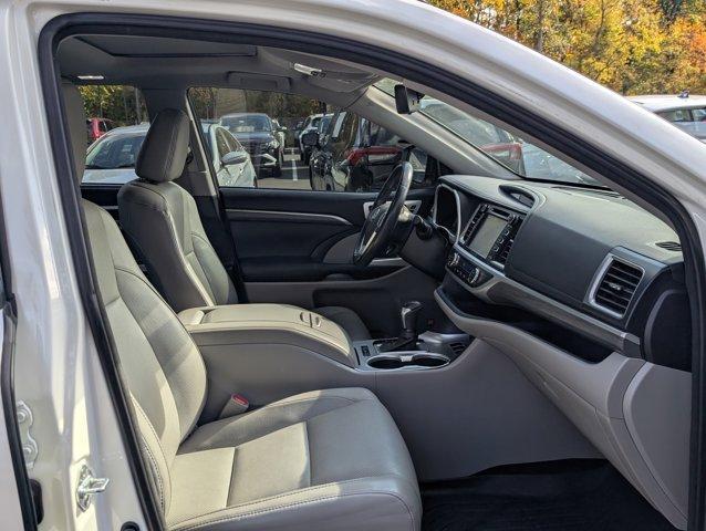 used 2018 Toyota Highlander car, priced at $23,444