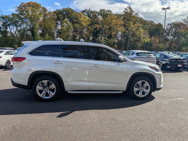 used 2018 Toyota Highlander car, priced at $23,444