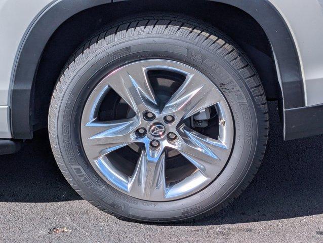 used 2018 Toyota Highlander car, priced at $23,444