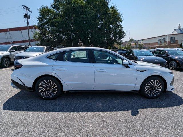 new 2024 Hyundai Sonata Hybrid car, priced at $28,619