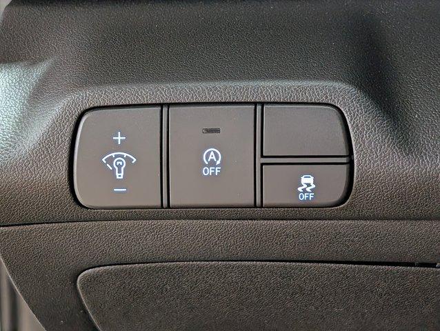 new 2025 Hyundai Elantra car, priced at $23,081