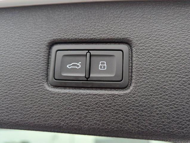 used 2024 Audi Q7 car, priced at $42,990