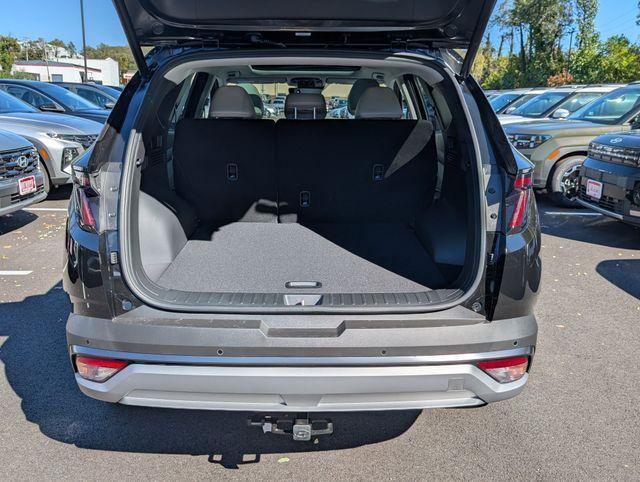 new 2026 Hyundai TUCSON Hybrid car, priced at $40,661