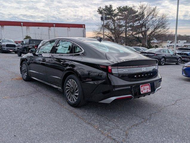 new 2025 Hyundai Sonata Hybrid car, priced at $35,742