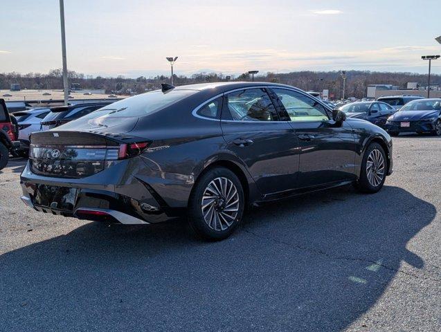 new 2025 Hyundai Sonata Hybrid car, priced at $35,723