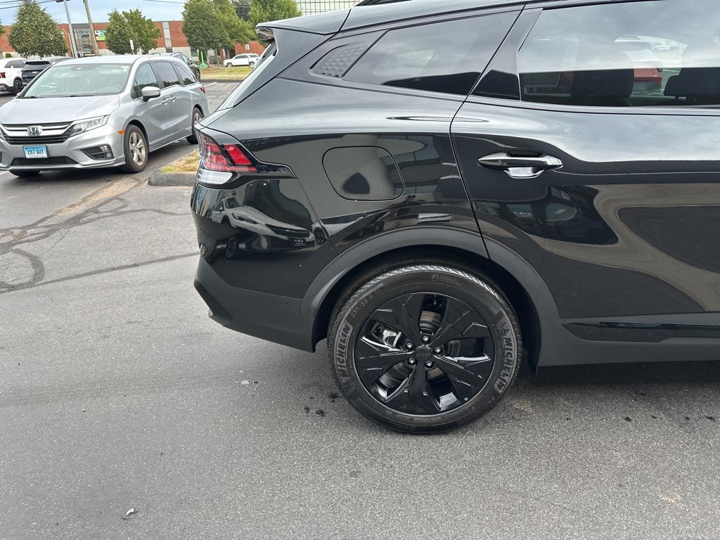 new 2025 Kia Sportage car, priced at $43,570