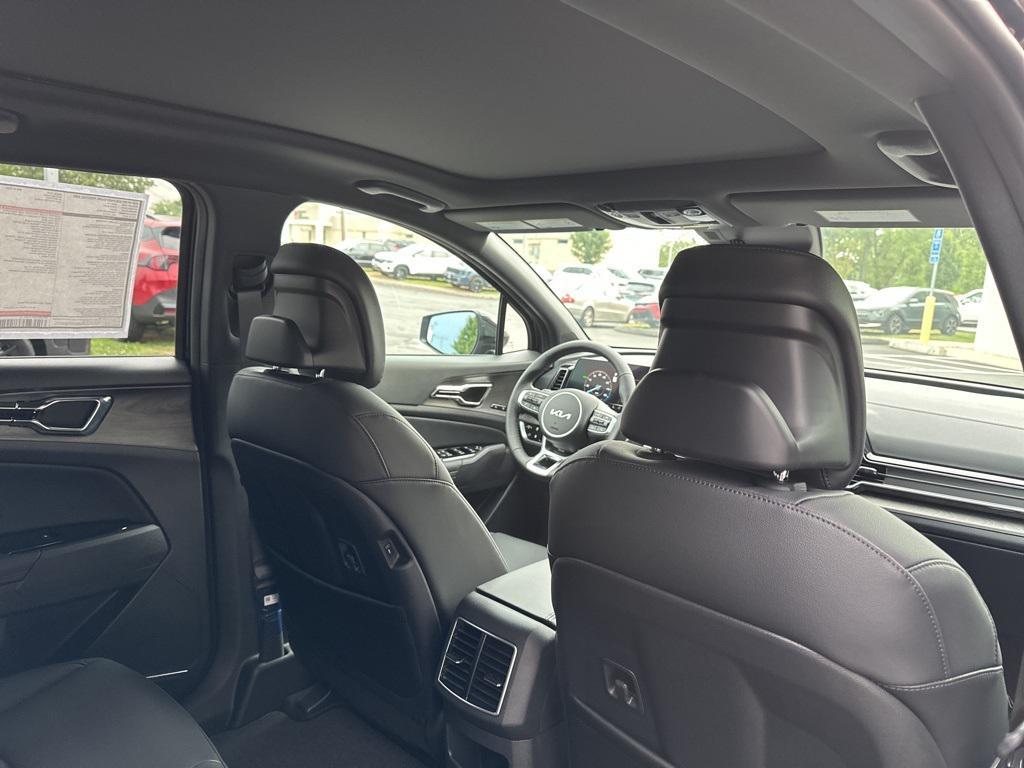 new 2025 Kia Sportage car, priced at $43,570