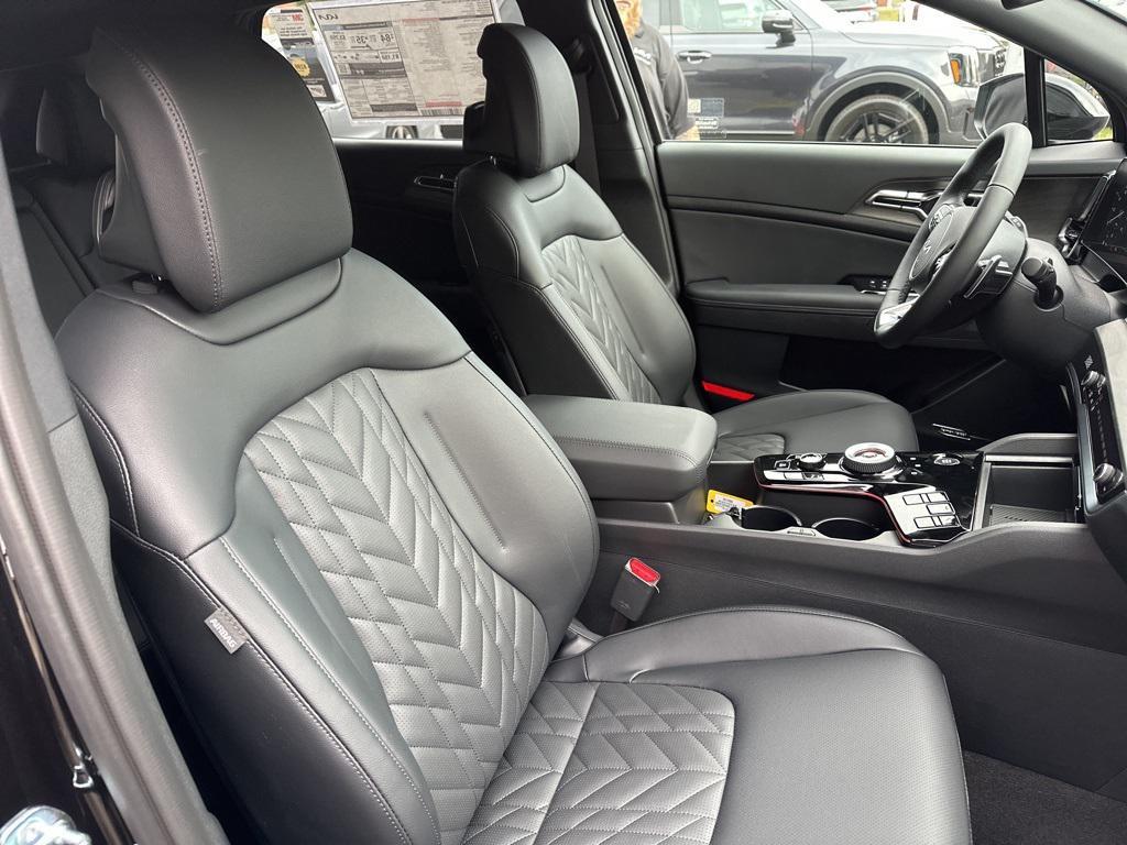 new 2025 Kia Sportage car, priced at $43,570