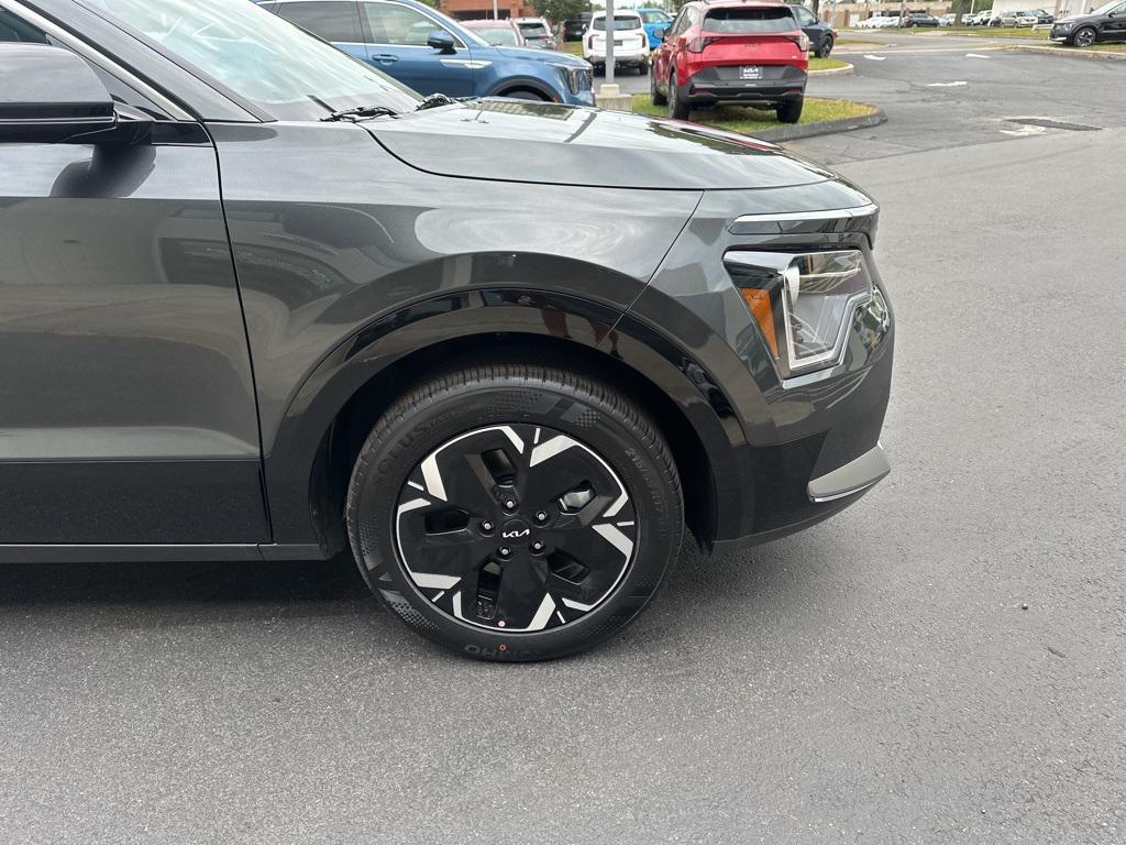 new 2025 Kia Niro EV car, priced at $33,059