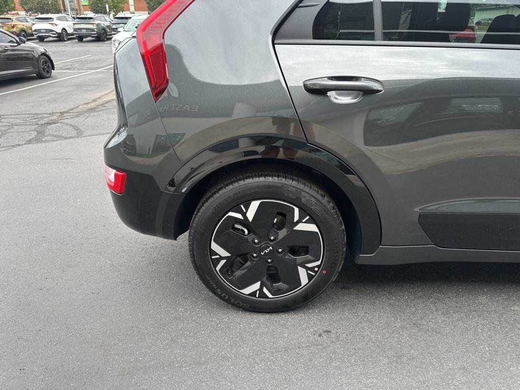 new 2025 Kia Niro EV car, priced at $33,059