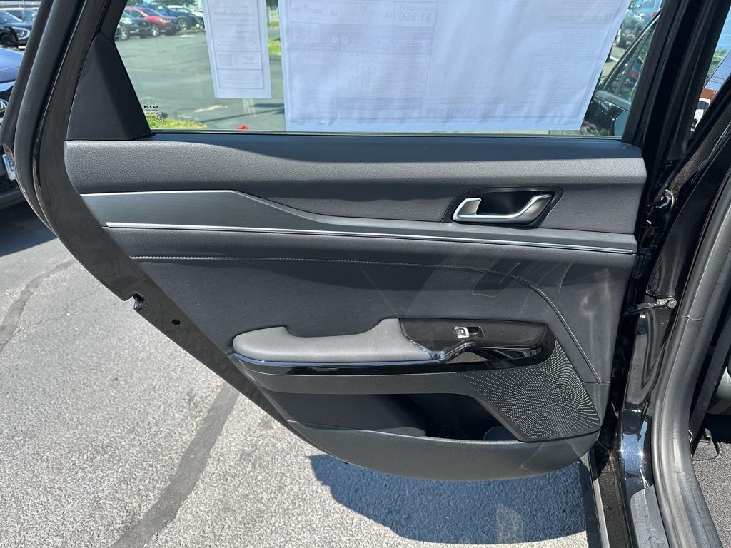 new 2025 Kia K5 car, priced at $30,547
