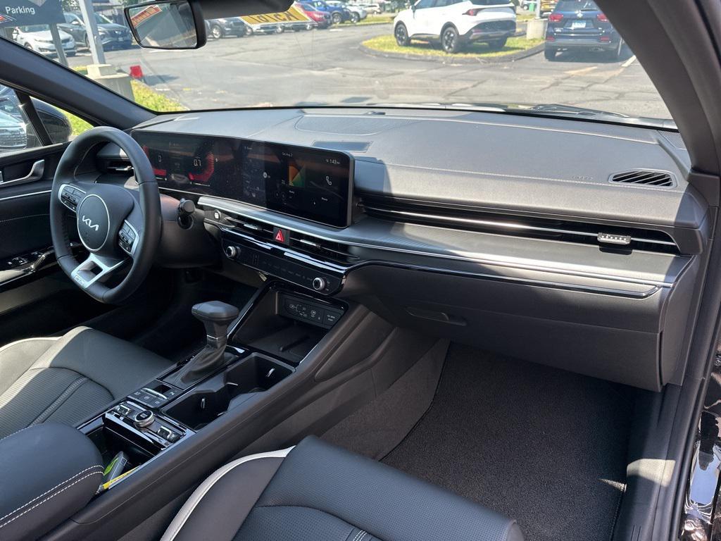new 2025 Kia K5 car, priced at $30,547