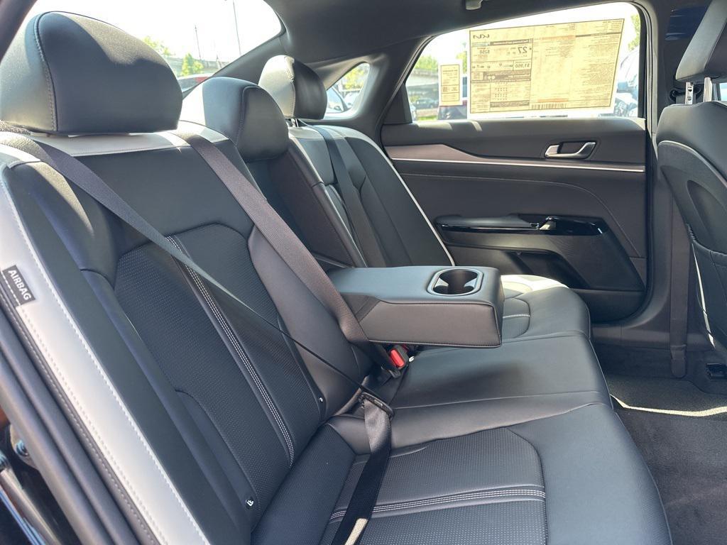 new 2025 Kia K5 car, priced at $30,547