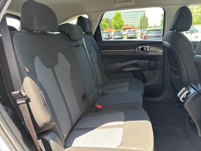 used 2025 Kia Sorento car, priced at $30,999