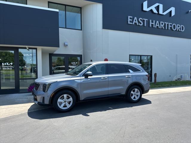 used 2025 Kia Sorento car, priced at $30,999