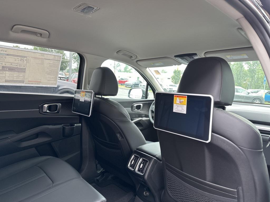new 2025 Kia Sorento car, priced at $37,964