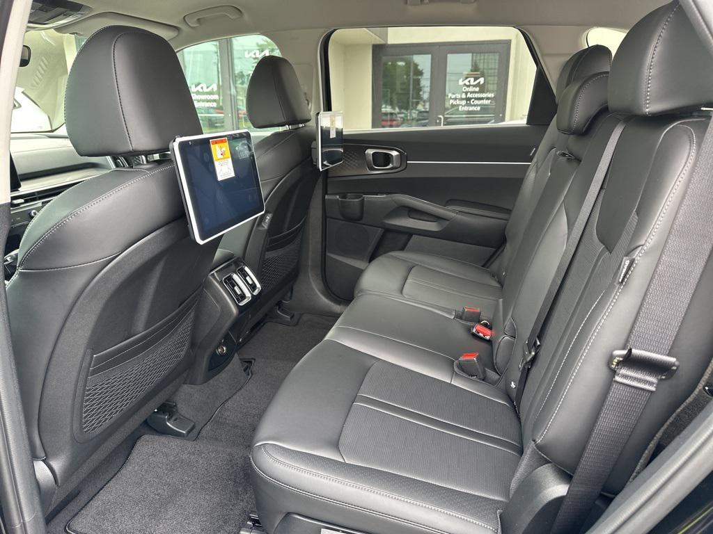 new 2025 Kia Sorento car, priced at $37,964