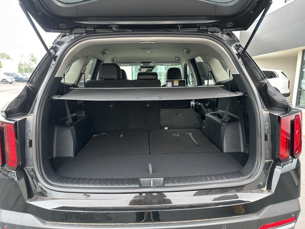new 2025 Kia Sorento car, priced at $37,964
