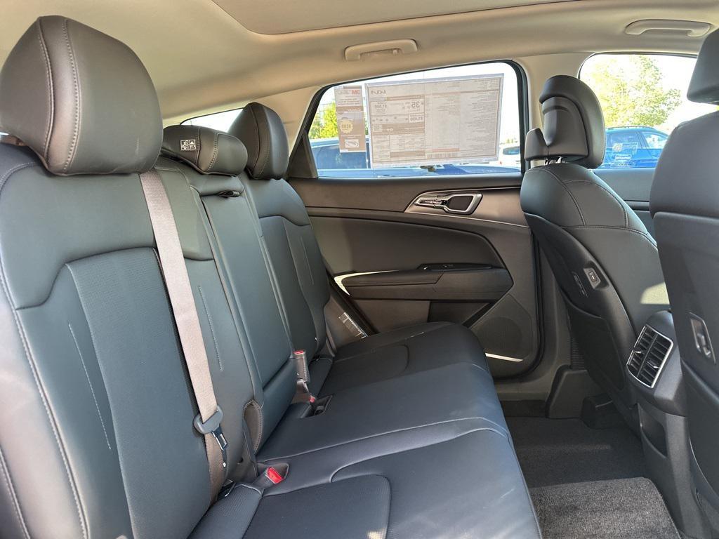 new 2026 Kia Sportage Hybrid car, priced at $35,016