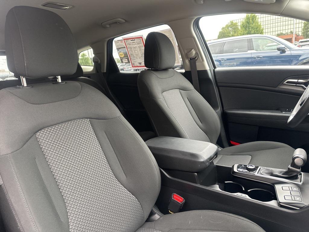 new 2025 Kia Sportage car, priced at $27,527