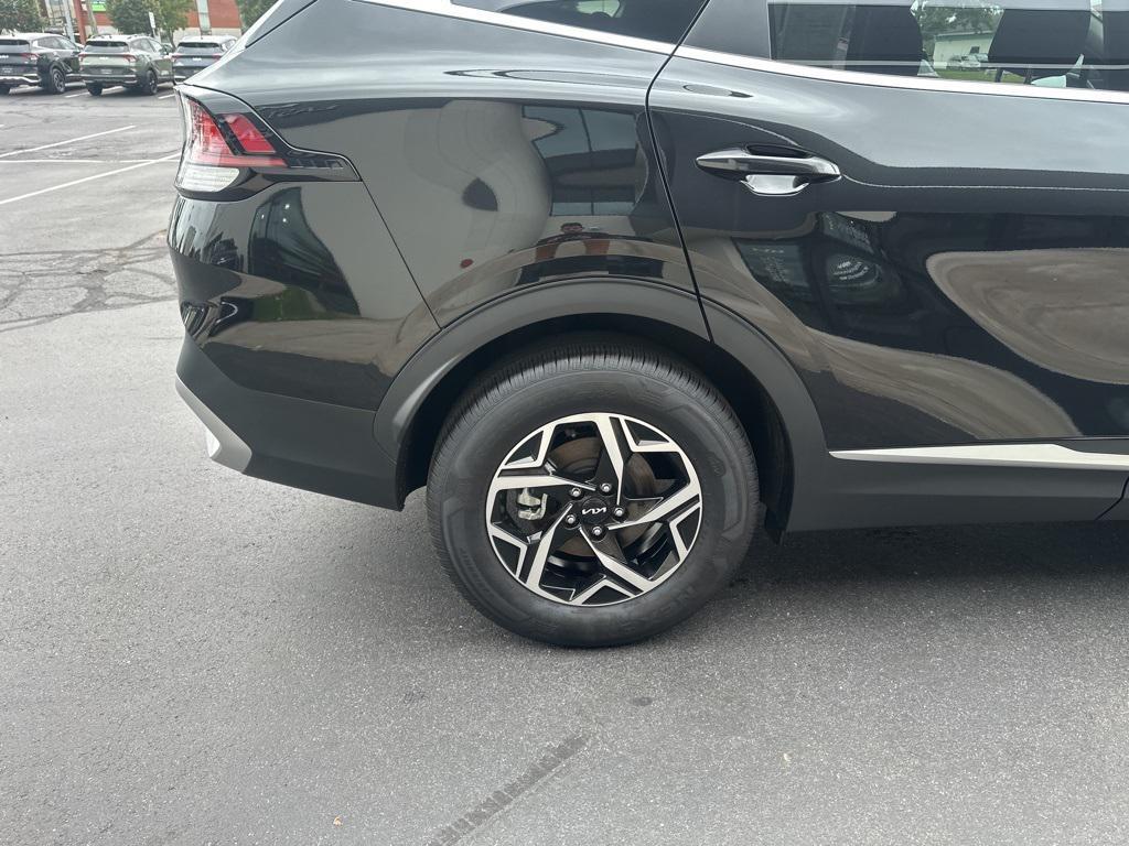 new 2025 Kia Sportage car, priced at $27,527