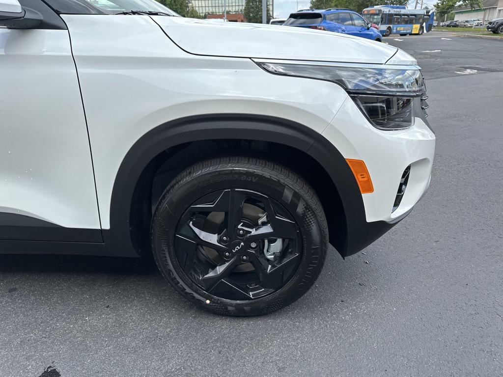 new 2026 Kia Seltos car, priced at $30,393