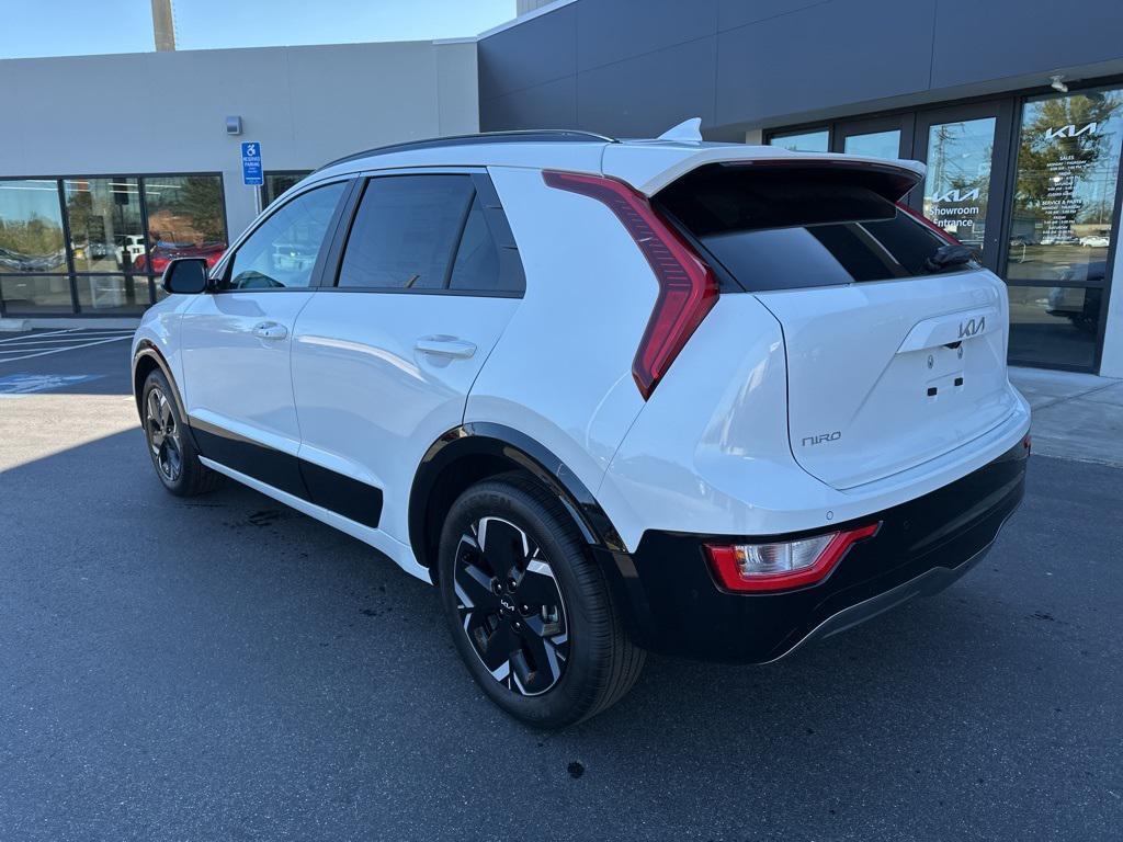 new 2025 Kia Niro EV car, priced at $33,445