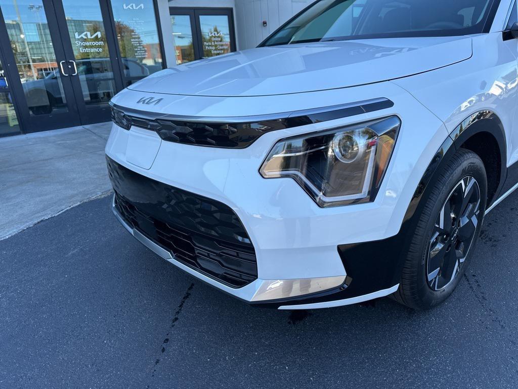 new 2025 Kia Niro EV car, priced at $33,445