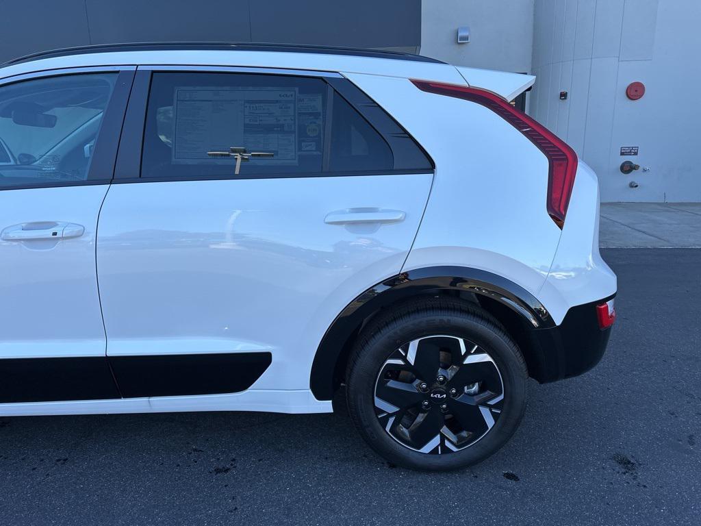 new 2025 Kia Niro EV car, priced at $33,445