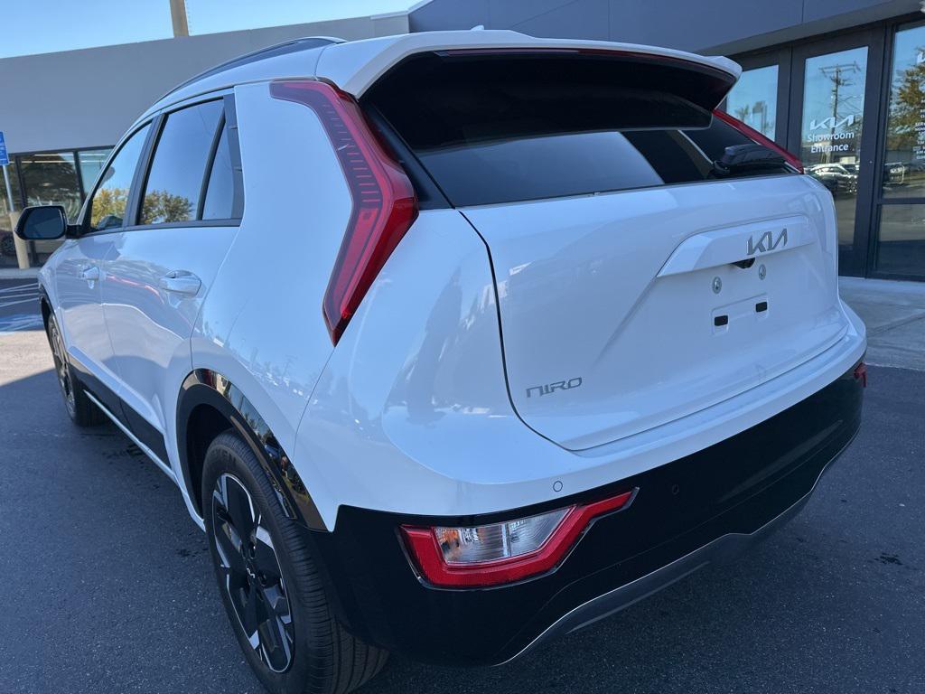 new 2025 Kia Niro EV car, priced at $33,445