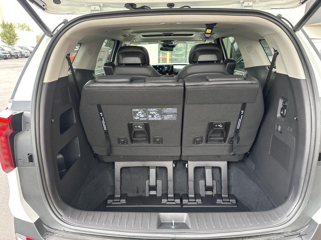 new 2026 Kia Carnival Hybrid car, priced at $52,903