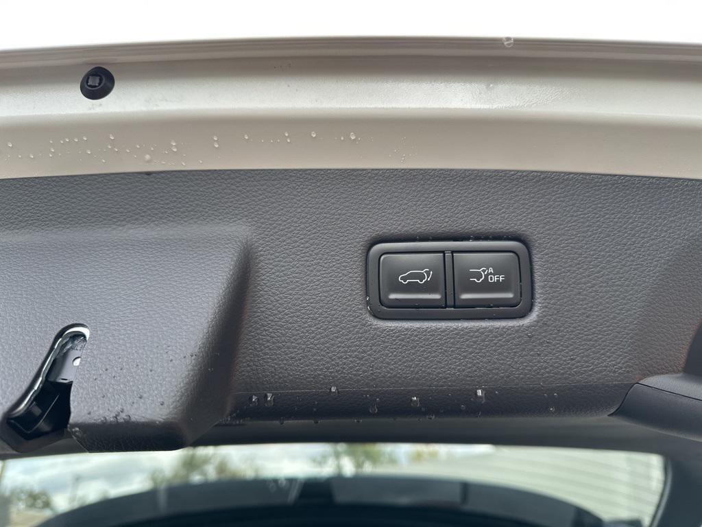 new 2026 Kia Carnival Hybrid car, priced at $52,903