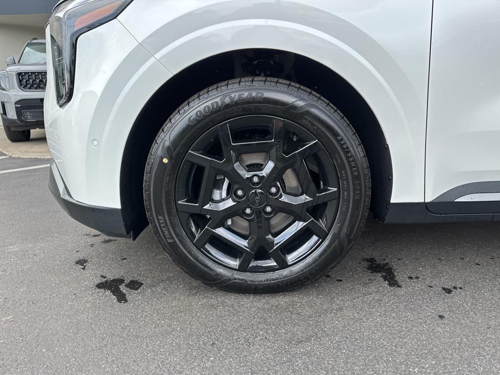 new 2026 Kia Carnival Hybrid car, priced at $52,903