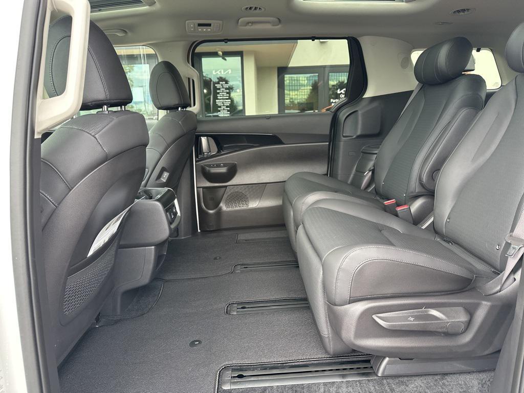 new 2026 Kia Carnival Hybrid car, priced at $52,903