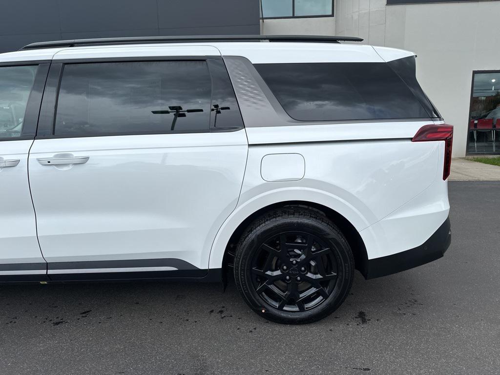 new 2026 Kia Carnival Hybrid car, priced at $52,903