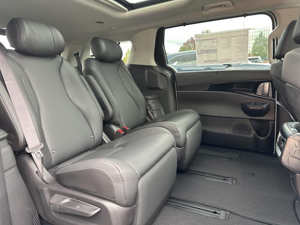 new 2026 Kia Carnival Hybrid car, priced at $52,903